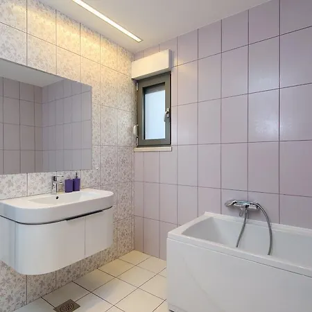 Villa Luxury White *